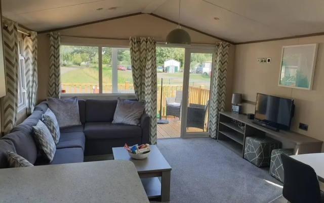 Outstanding 3 bedroom2018model caravan Northampton