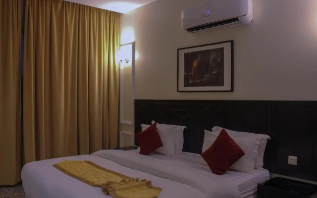 Rollins Hotel