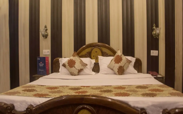 Hotel Golden Woods