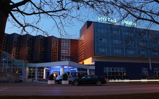 Hotel Holiday Zagreb вид на фасад