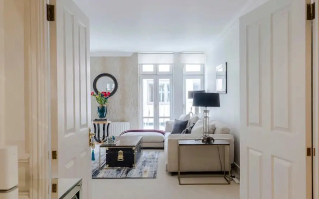 The Mayfair Muse - by Out of Office Lifestyle