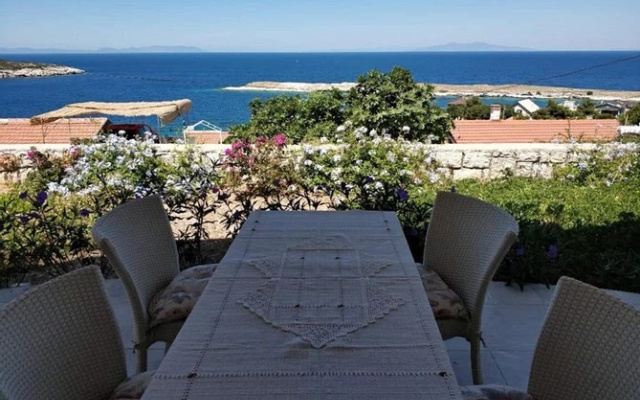 Karaburun'Daki Eviniz