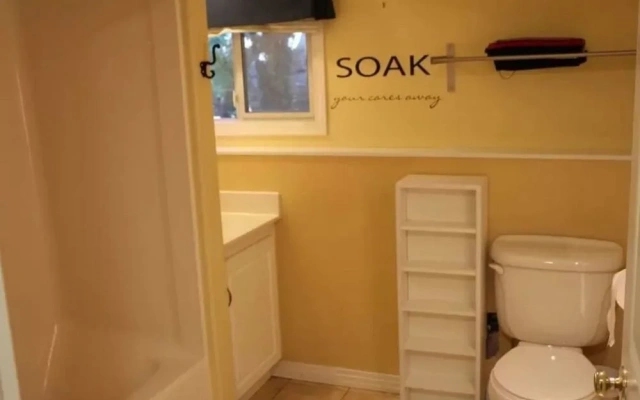 Comfy One Bedroom Suite in Oak Bay