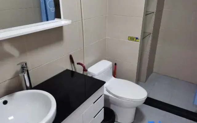 Chinese Yiju City Apartment (Jiujiang Causeway Bay Branch)