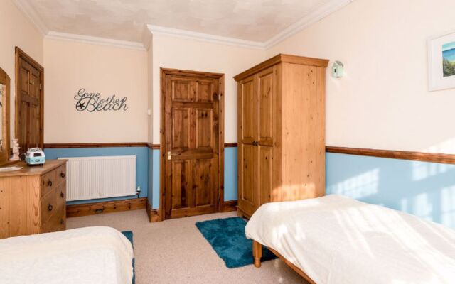 1 School Cottages