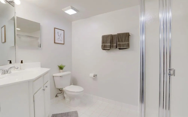 Spacious 2BR Condo at Ballston