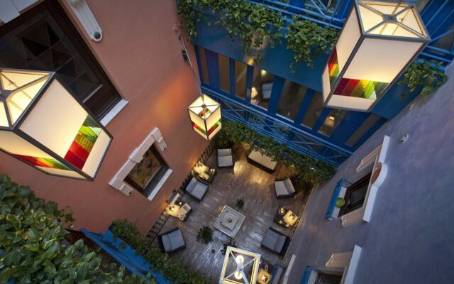 Отель Suites Gran Via 44 Apartahotel вид на фасад