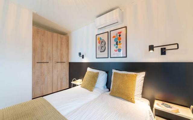 Holiday Home in 't Groene Hart on the Water