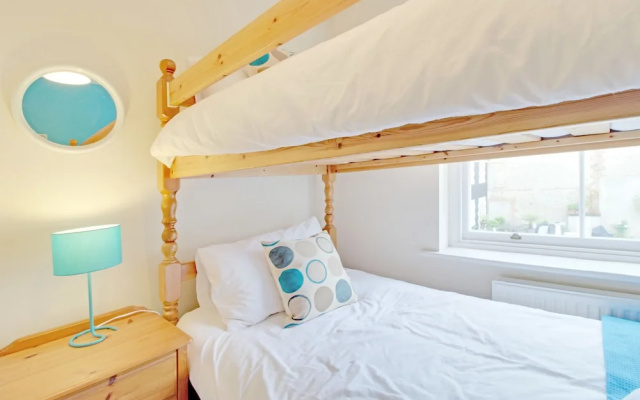 Brighton Getaways - Beach Lodge House