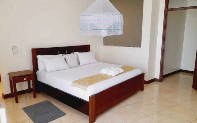 Lux Suites Dofils Assia Apartments