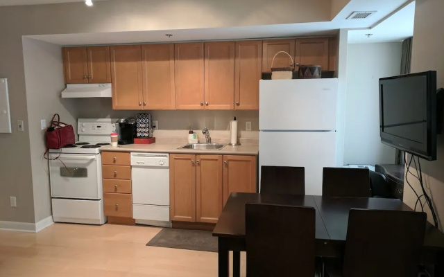 Hotel Suites near Eaton Centre