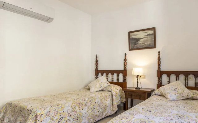 Spacious Villa With Garden