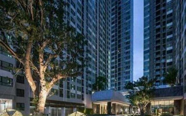 Отель The Base Pattaya by Avi Паттайя вид на фасад