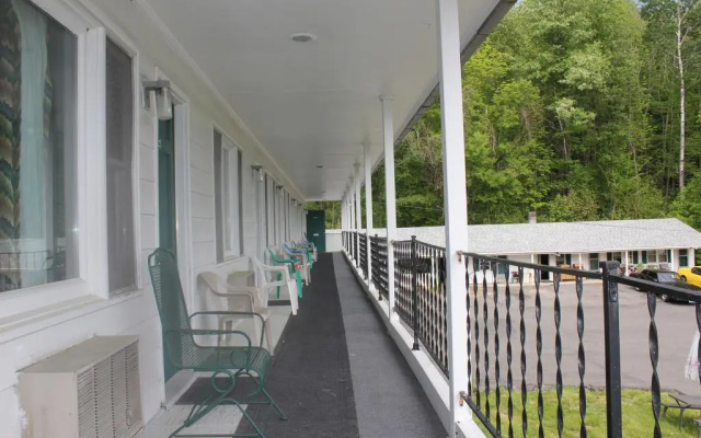 Green Valley Motel