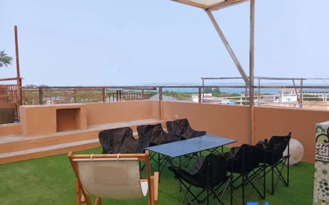 Salut Café Homestay