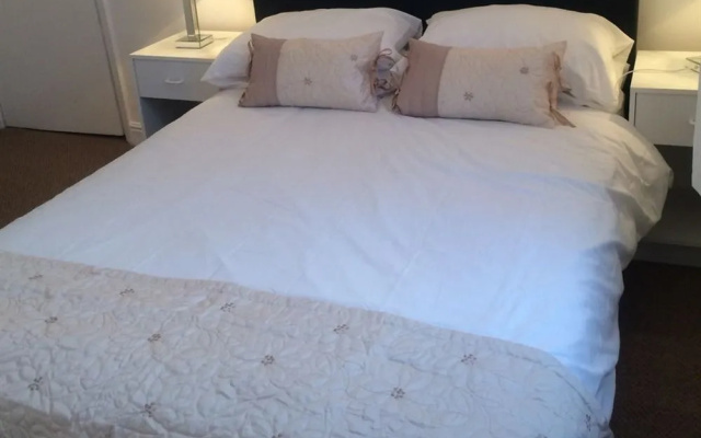 Admiral Guest House