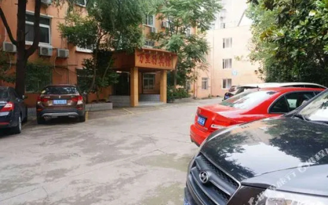 Ningbo wanlihang Hotel (Beilun Yintai store)