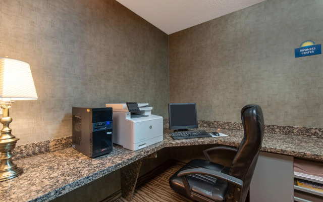 Days Inn by Wyndham Mitchell SD