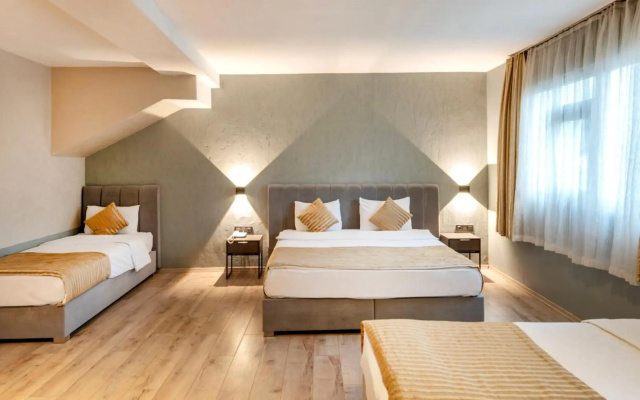 Orya Hotel