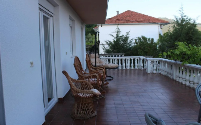 Villa Mia Apartments