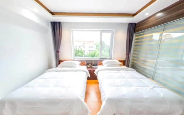 Weihai Gaoshang Movie Art Hotel