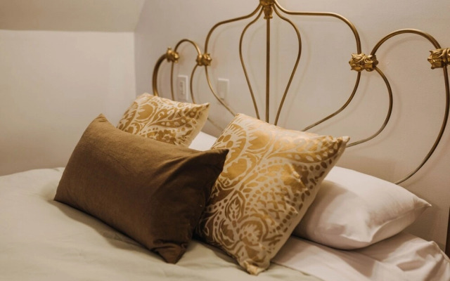 Iron Kettle Bed and Breakfast