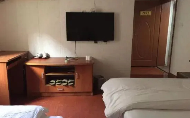 Jinzhou Business Hotel