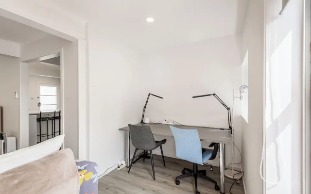 Spacious Renovated 3BR in Ellerslie I Zodiak Stays