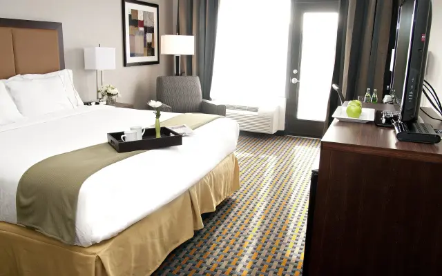 Holiday Inn Express Pembroke by IHG