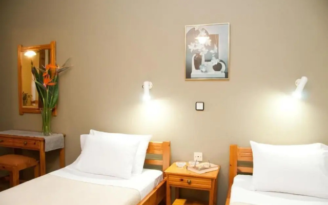 Varouxakis Hotel