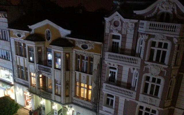 Отель Hostel Center Plovdiv Болгария, Пловдив - отзывы, цены и фото номеров - забронировать отель Hostel Center Plovdiv онлайн вид на фасад