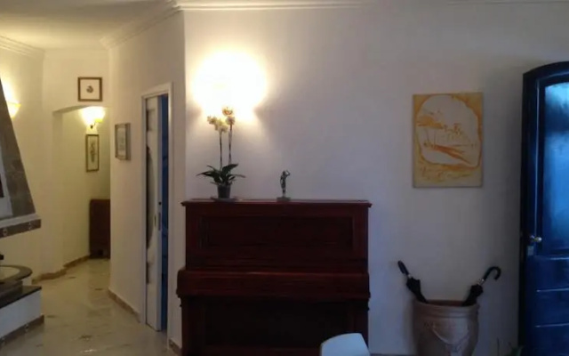 La Dolce Vita House