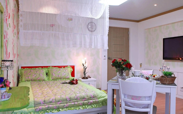 Bellus Rose Pension Hotel
