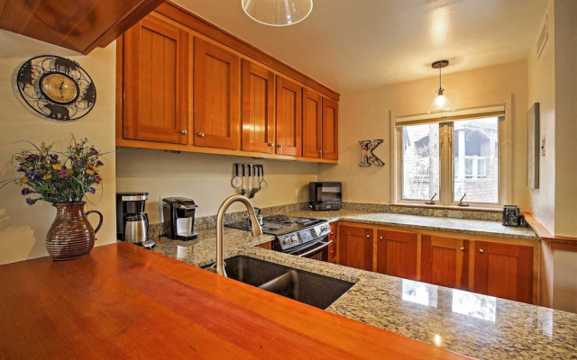 Hot Tub & Grilling Area: Keystone Townhome!