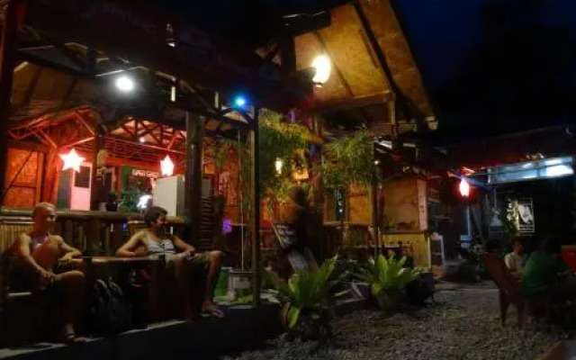 Terimakasih Bar and Guesthouse