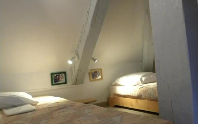 LE CENTRAL studio mezzanine