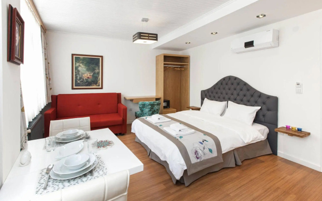 Myra Pera Apartments
