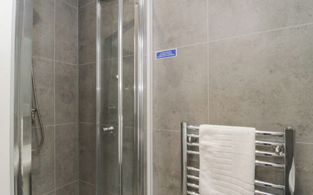 Harcombe House Rooms - First Floor Double