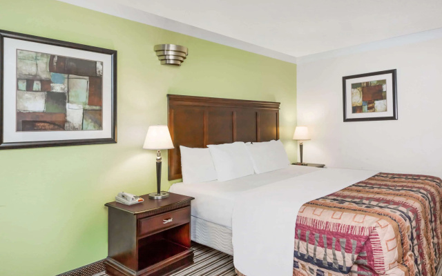 Days Inn by Wyndham Oneonta AL