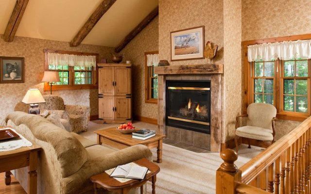 Chanticleer Cabins