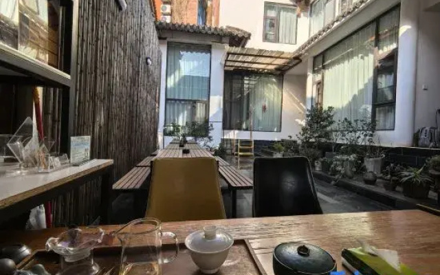 Pu zhe hei he mu Xiao Zhu min su