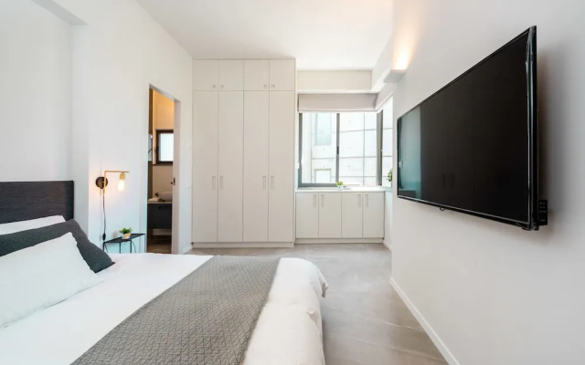 Stylish Apartment with Cozy Vibes by Sea N Rent