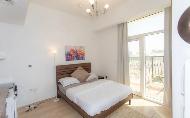 Travertine studio with stadium views