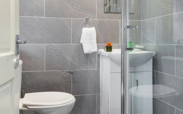 Luxury 2-bed 2-bath Apartment Near Marble Arch