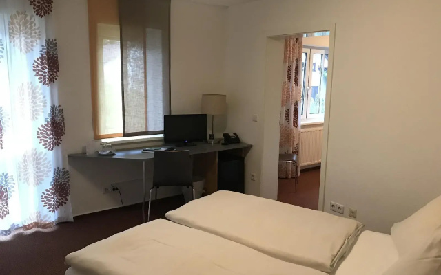 Astra Hotel Garni