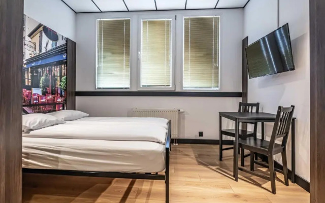 VOLA Hostel