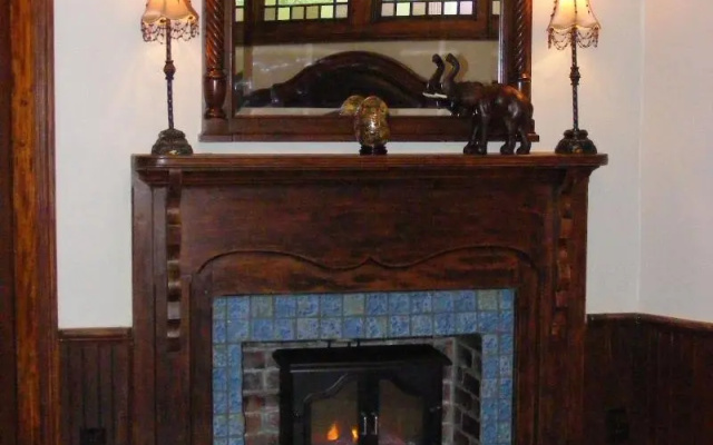 Adair Manor Bed& Breakfast
