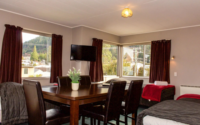 Amber Lodge