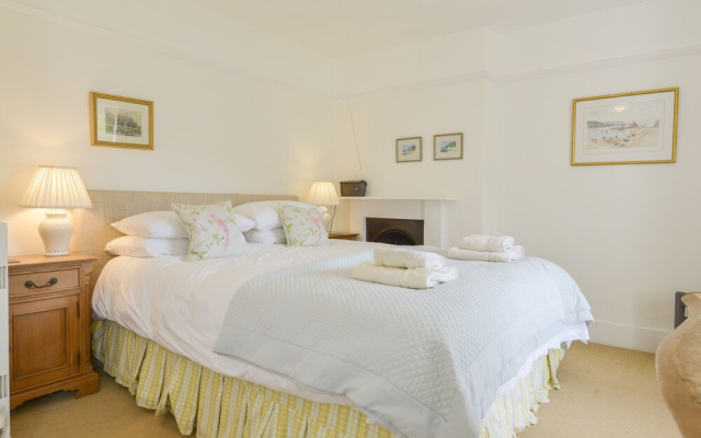 4 Coastguards Cottage