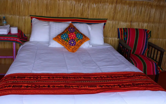 Titicaca Floating Lodge